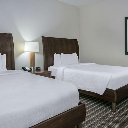 Hilton Garden Inn San Antonio/Rim Pass Drive Exterior foto