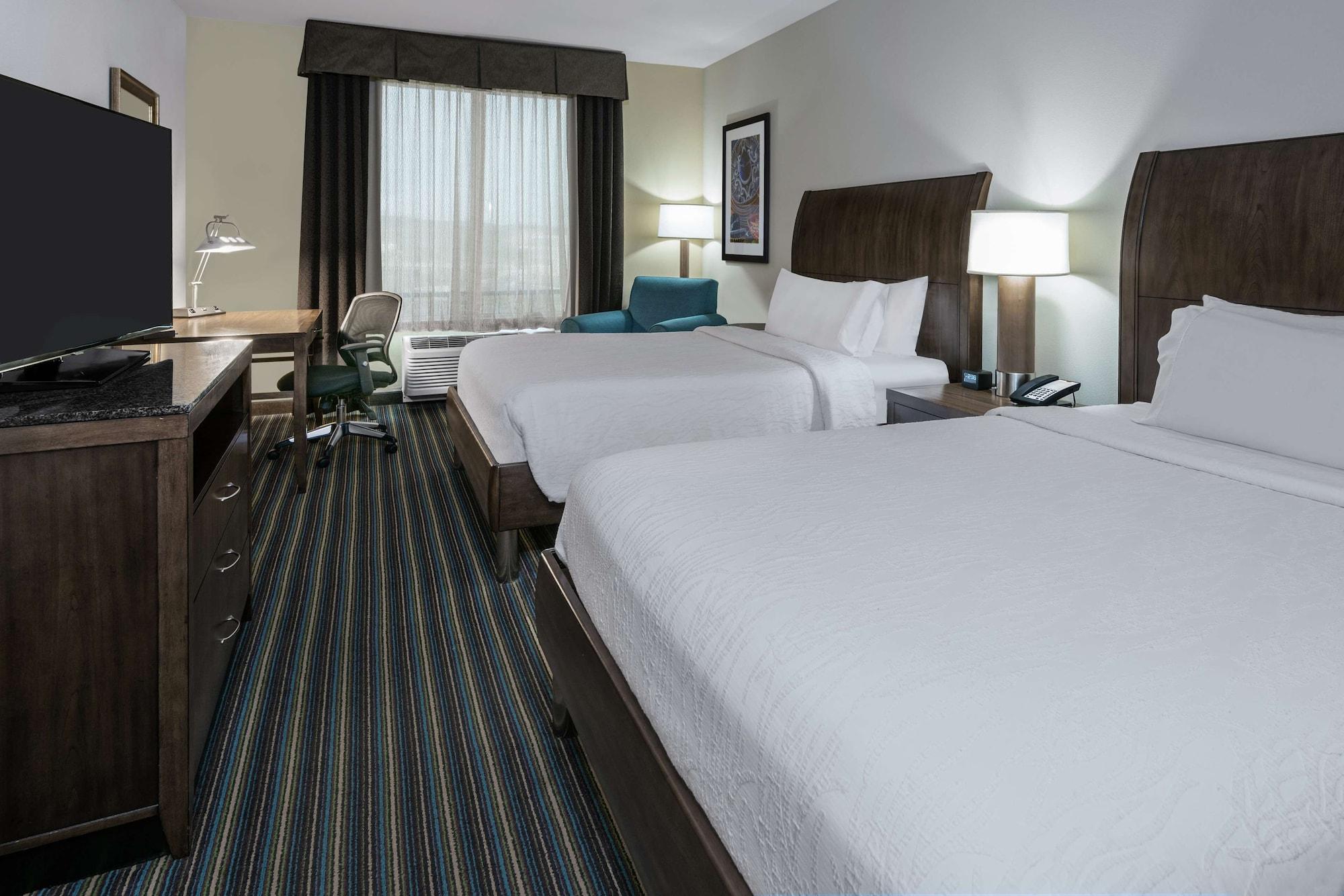 Hilton Garden Inn San Antonio/Rim Pass Drive Exterior foto