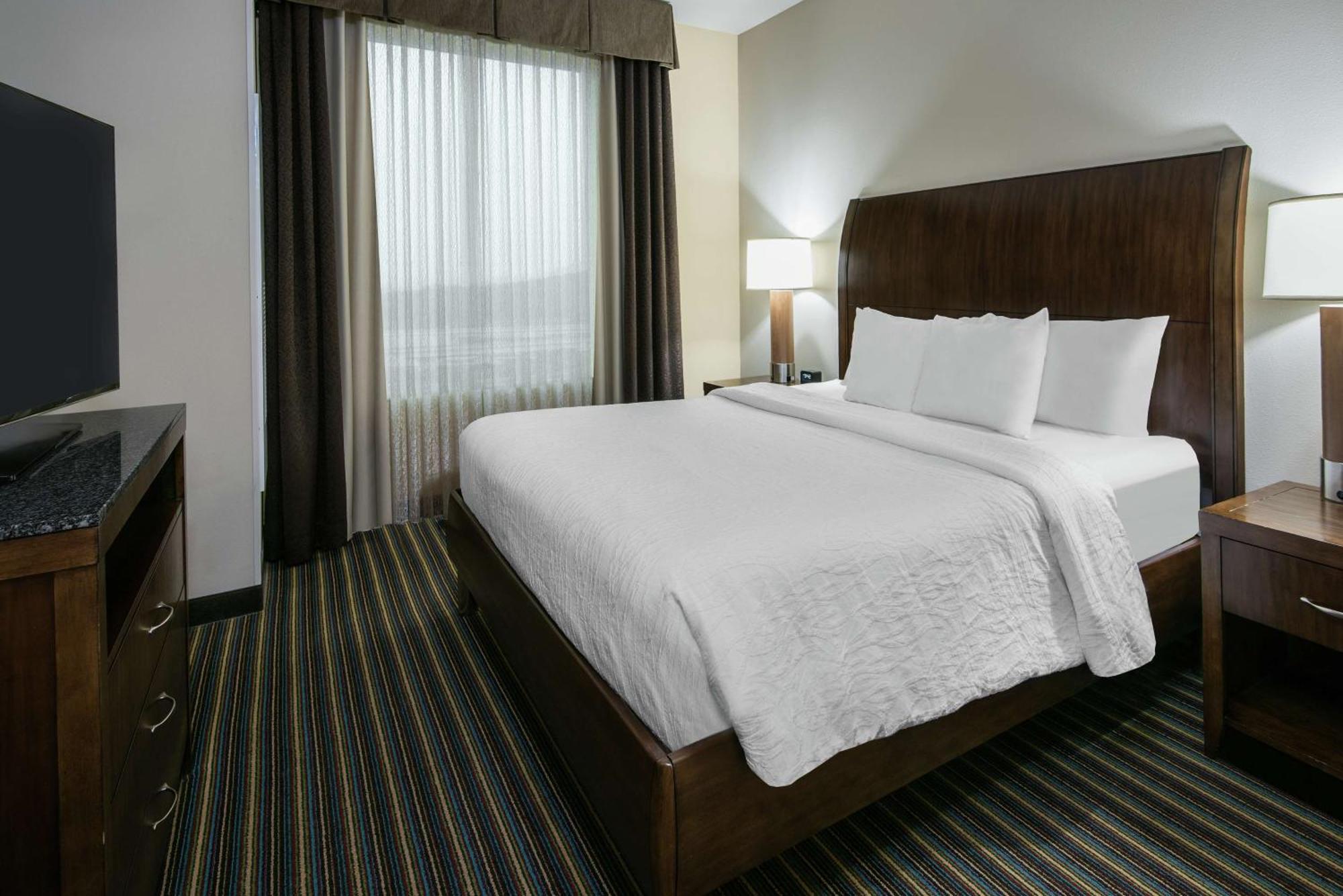 Hilton Garden Inn San Antonio/Rim Pass Drive Exterior foto